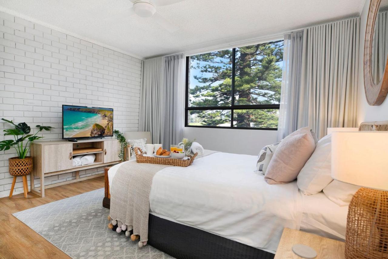 St Tropez Beachside Luxe Apartment